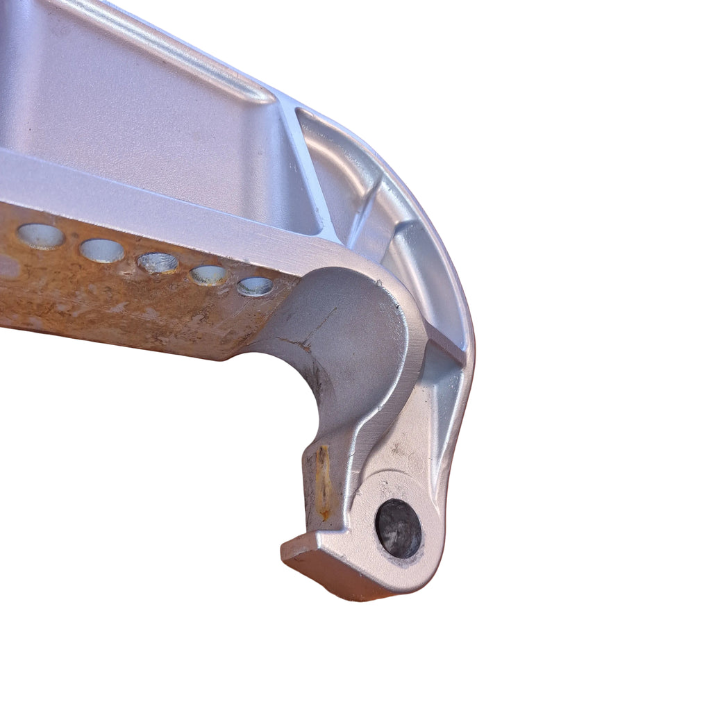 Høyre akterspeilbrakett / Right Stern Bracket – Honda – 50301-ZY3-030ZB – Honda BF250A LA