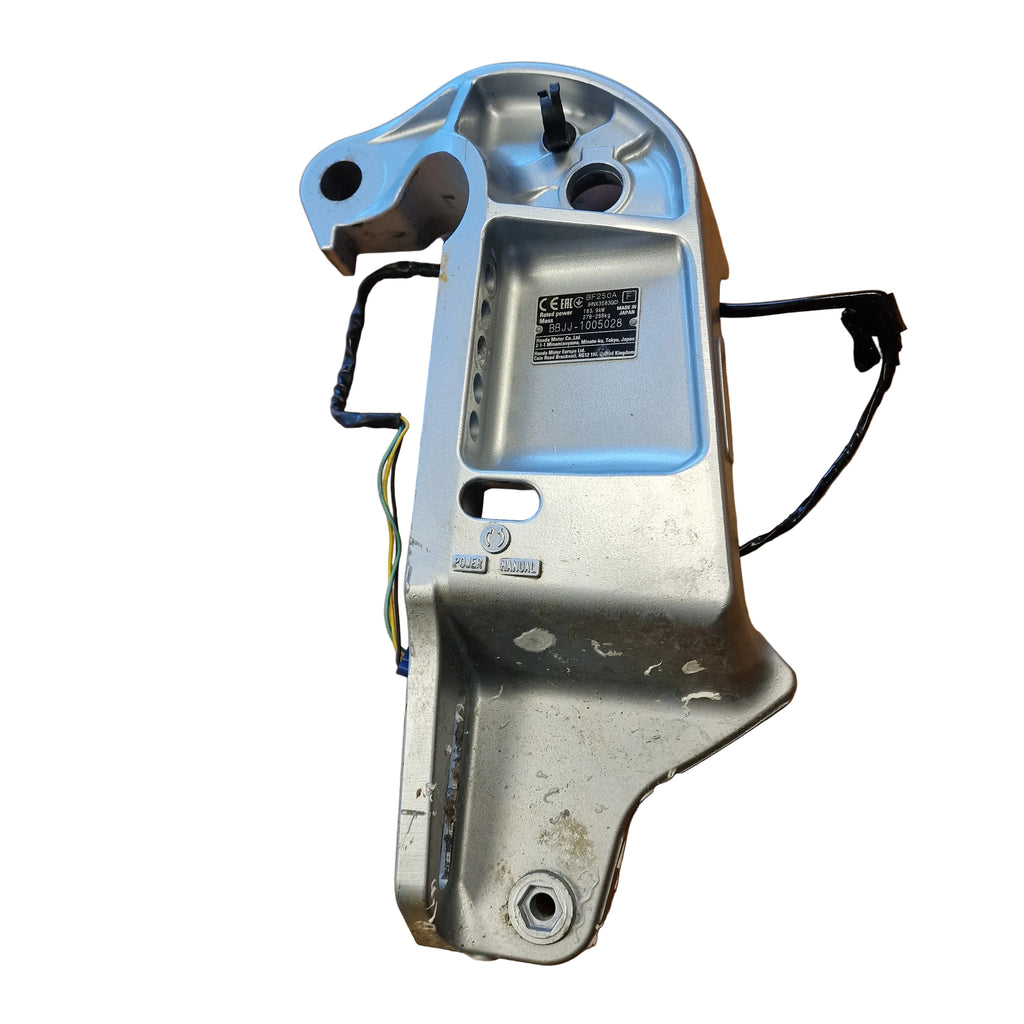 Venstre akterspeilbrakett / Left Stern Bracket – Honda – 50311-ZY3-020ZB – Honda BF250A LA BBJJ-1005028
