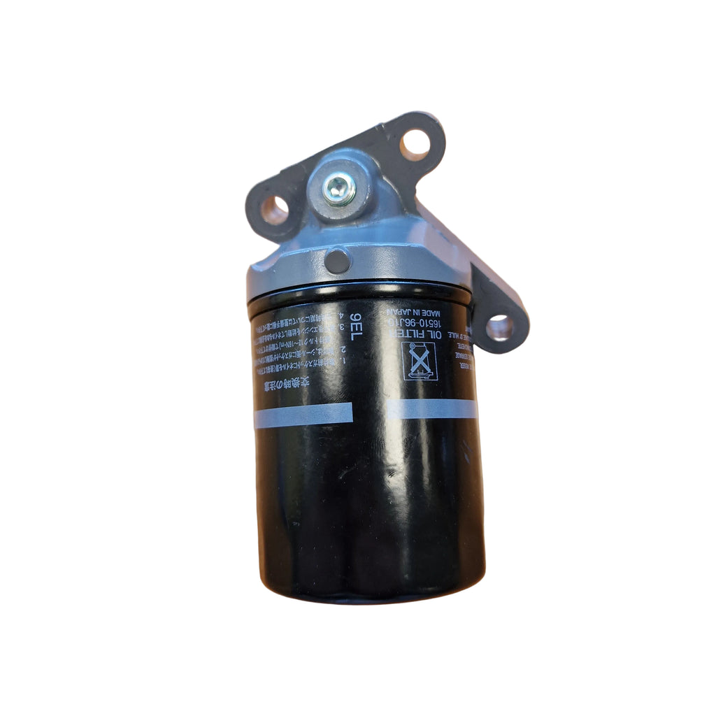 Oljefilterbrakett / Oil Filter Stand med oljefilter – Suzuki DF150AP – 16540-96J00 / 16510-96J10