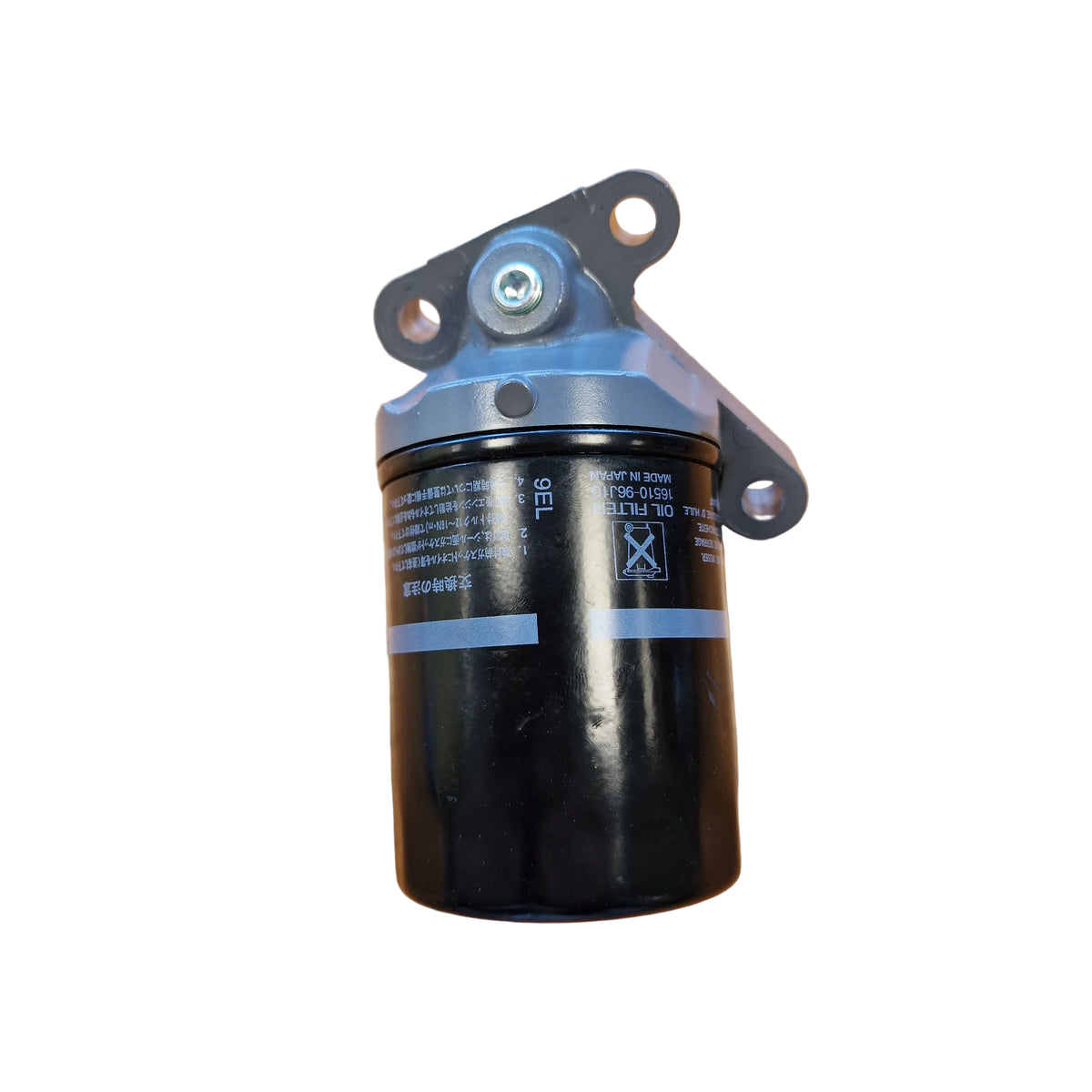 Oljefilterbrakett / Oil Filter Stand med oljefilter – Suzuki DF150AP – 16540-96J00 / 16510-96J10