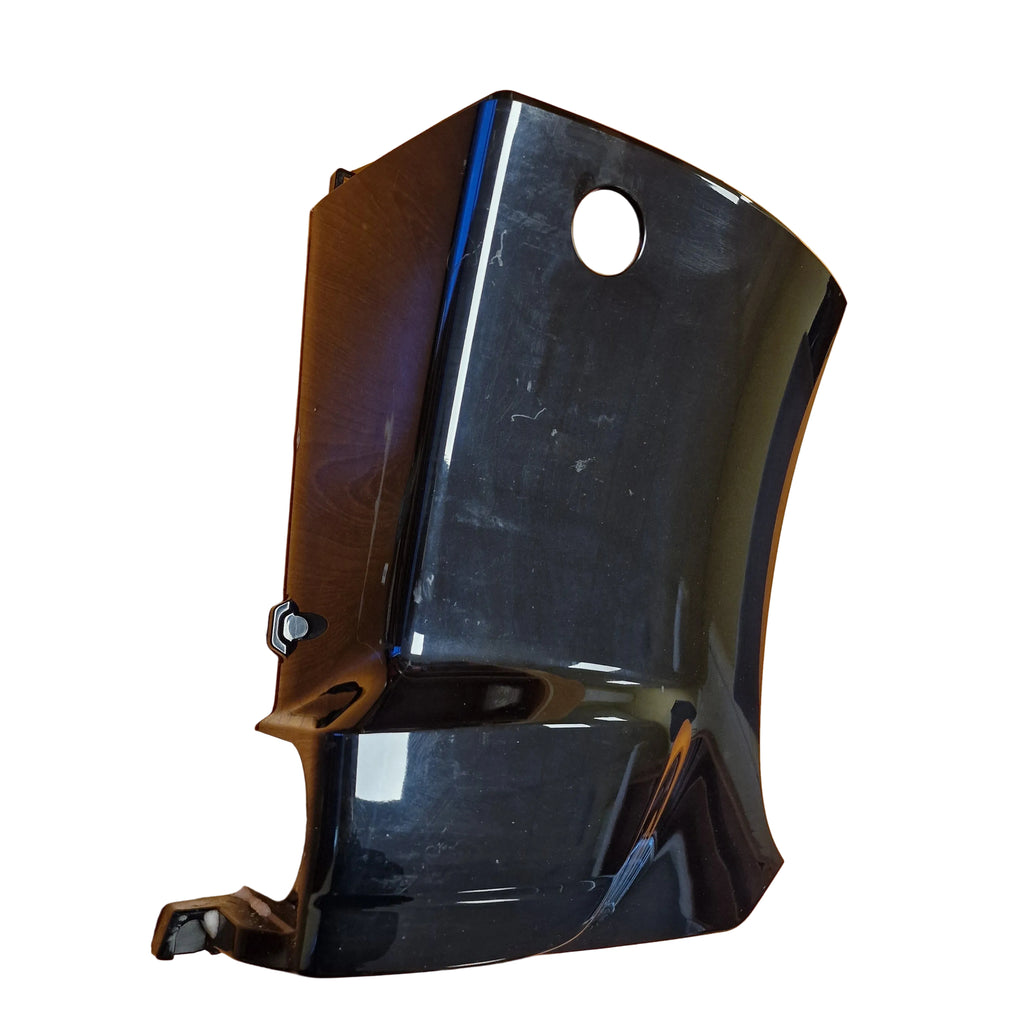 Venstre sidedeksel / Oil Pan Cover PORT – 61141-96J03-YAY – Suzuki DF150AP