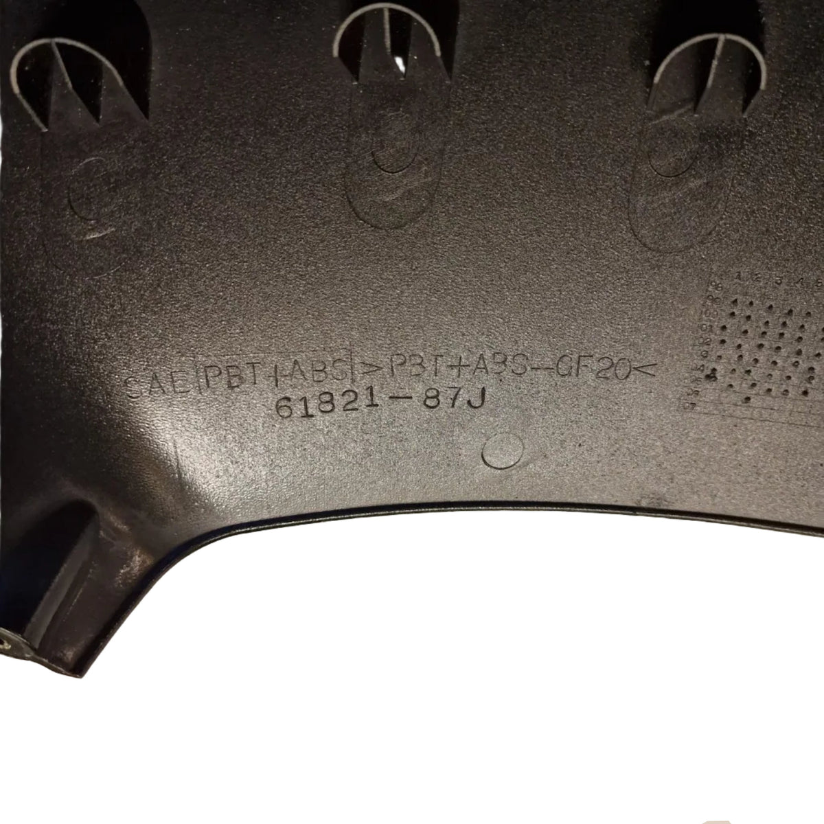 Venstre sidedeksel / Side Cover Port – Suzuki – 61821-87J02-0EP – Suzuki DF50TLK6 05001F-683739
