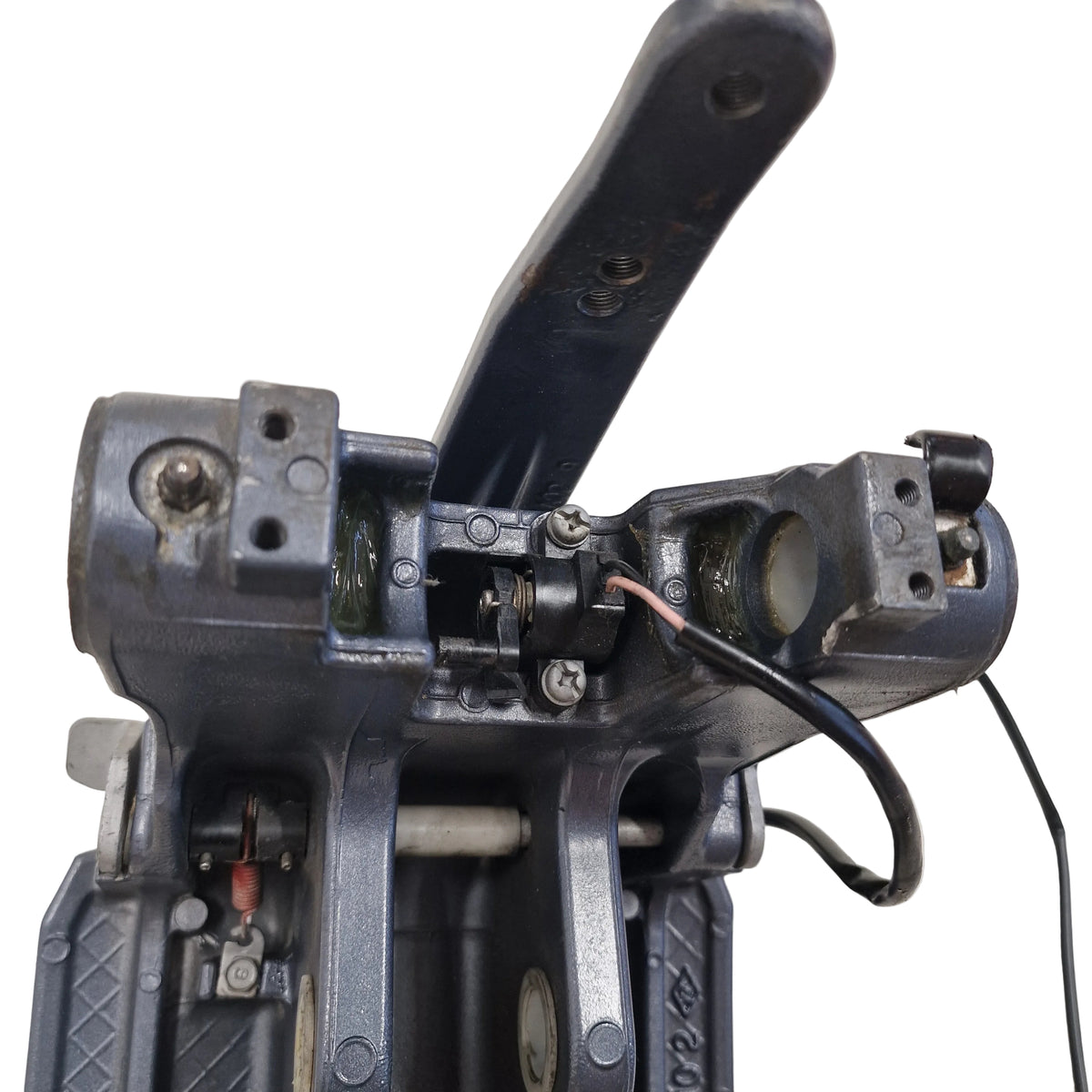 Komplett dreiebrakett / Swivel Bracket Assembly – Yamaha – 64E-43311-10-8D m.fl. – Yamaha F150ETX / F150A 63P9 1125818 2012