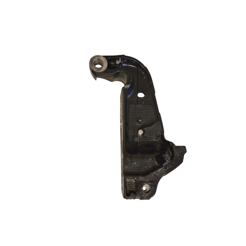 Venstre klemmebrakett / Clamp Bracket Port – 41121-96J11-0EP – Suzuki DF150TL 2013 – 15002F-310749