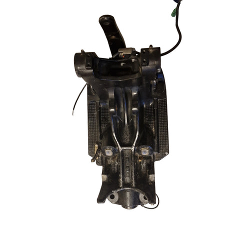 Dreiebrakett / styringsbrakett – Suzuki DF150 – 43111-96J00-0EP m.fl. – 15002F-310749