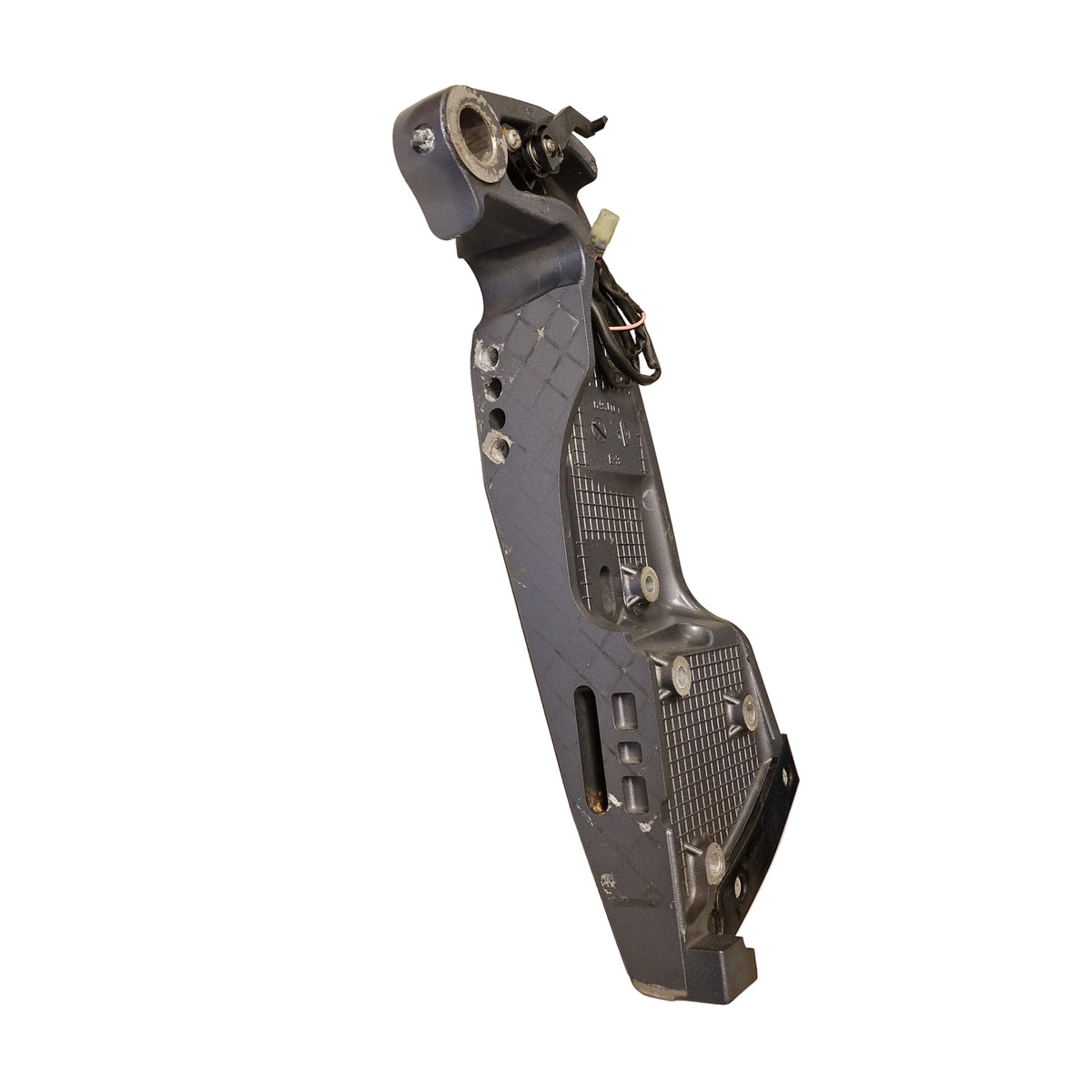 Høyre klemmebrakett med trimsensor / Starboard Clamp Bracket with Trim Sender – 69J-43112-01-8D – Yamaha F300BETX 2013 – 1003773