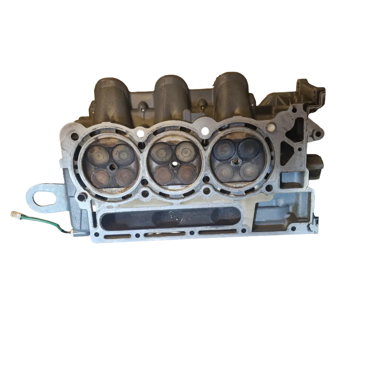 Høyre topplokk / Cylinder Head STBD – 11101-98L00 – Suzuki DF350ATX2 2018 – 35001F-812307