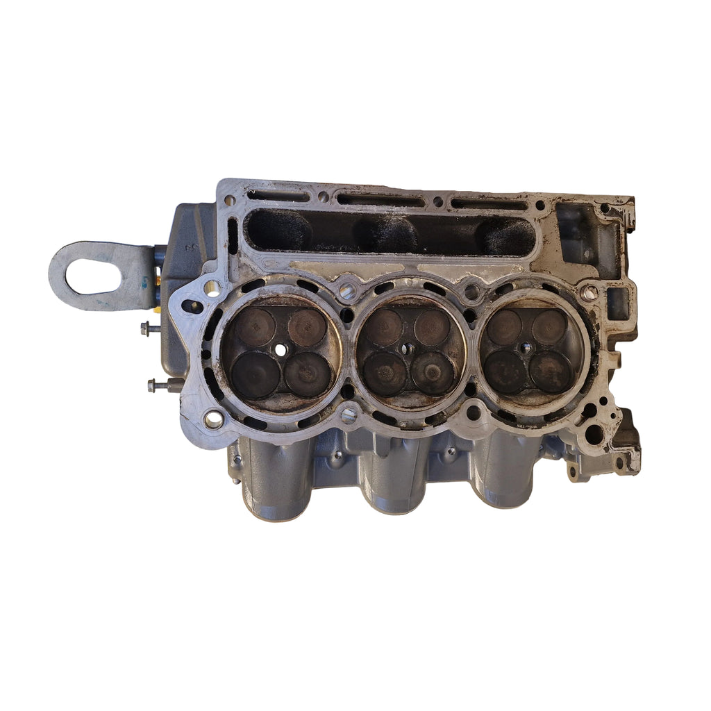 Venstre topplokk / Cylinder Head Assy Port – 11103-98L00 – Suzuki DF350ATX2 2018 – 35001F-812307
