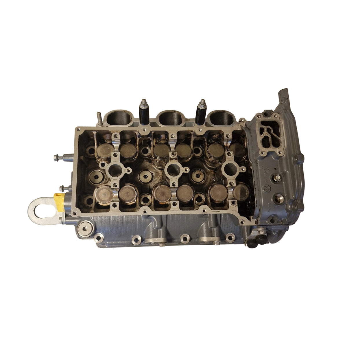 Venstre topplokk / Cylinder Head Assy Port – 11103-98L00 – Suzuki DF350ATX2 2018 – 35001F-812307