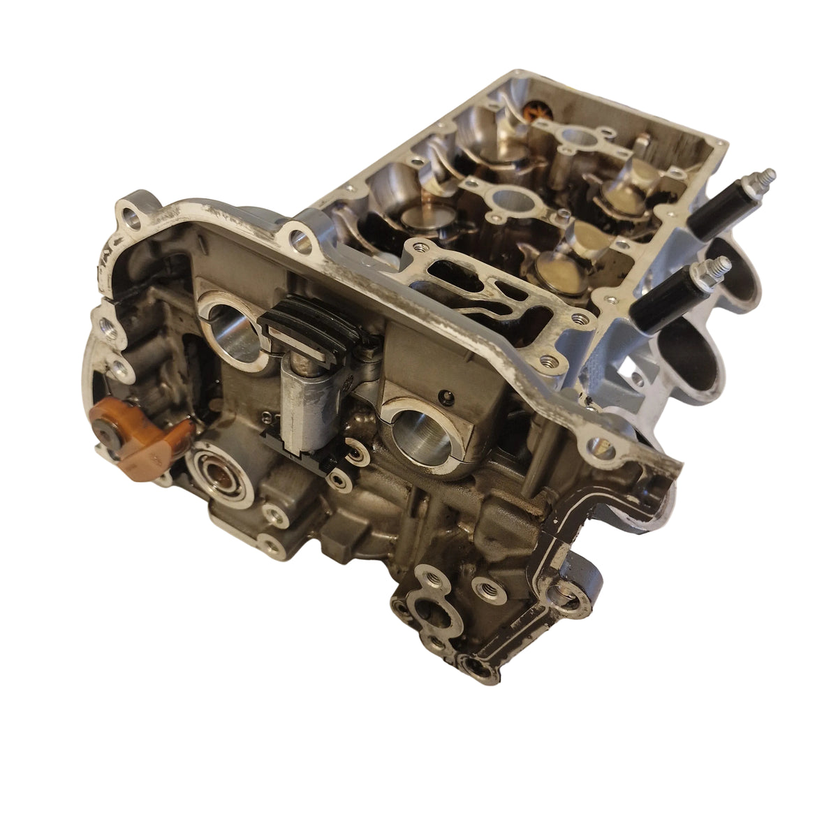 Venstre topplokk / Cylinder Head Assy Port – 11103-98L00 – Suzuki DF350ATX2 2018 – 35001F-812307