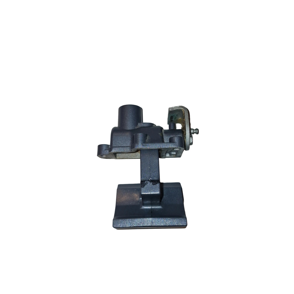 Låsemekanisme motorkappe / Cowling Clamp Assembly – 63P-42815-00-8D – Yamaha F150AETX 2006 – 1046727